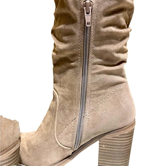 Women’s EARTH Vine Heeled Boots - Picture 2 of 8